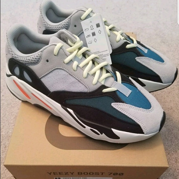 Yeezy 700 Wave Runner - Picture 2 of 8
